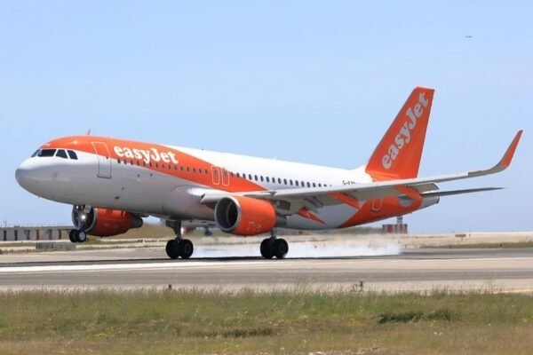 EasyJet Flight U2238 Emergency Landing Newcastle